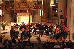 Das festivaleigene Morgenland Chamber Orchestra bestreitet traditionell einen Teil des Eröffnungskonzertes. © für Abbildung: PR; Quelle: Morgenland Festival 