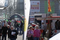 Bei strahlendem Sonnenschein fanden mehr als 10.000 Besucher den Weg zur Osnabrücker Energiemesse. © für Abbildung: PR; Quelle: Public Entertainment