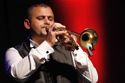 Nezar Omran beherrscht die Trompete genauso meisterlich… © für Abbildung: PR; Quelle: Lagerhalle OS; Aufnahme: Ghyath Haboub