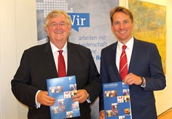 Stellten den IHK-Geschäftsbericht 2017 vor: Präsident Martin Schlichter (l.) und Hauptgeschäftsführer Marco Graf. © für Abbildung: PR; Quelle: IHK